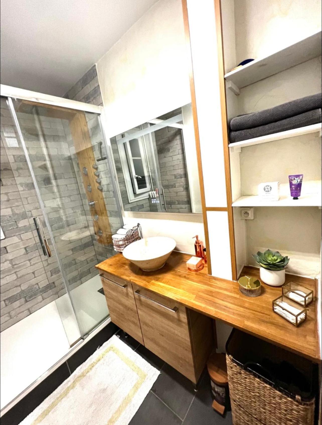 Modern 2 Bedroom Apartment Near Paris Metro, Giant Flat Screen Tv 85 Inches, Balcony, Free Parking Ivry-sur-Seine Eksteriør bilde